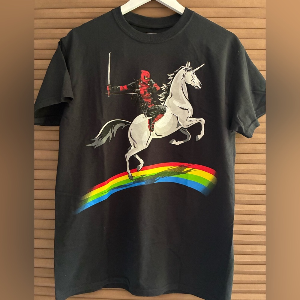 NWOT Marvel Black Tee Graphic